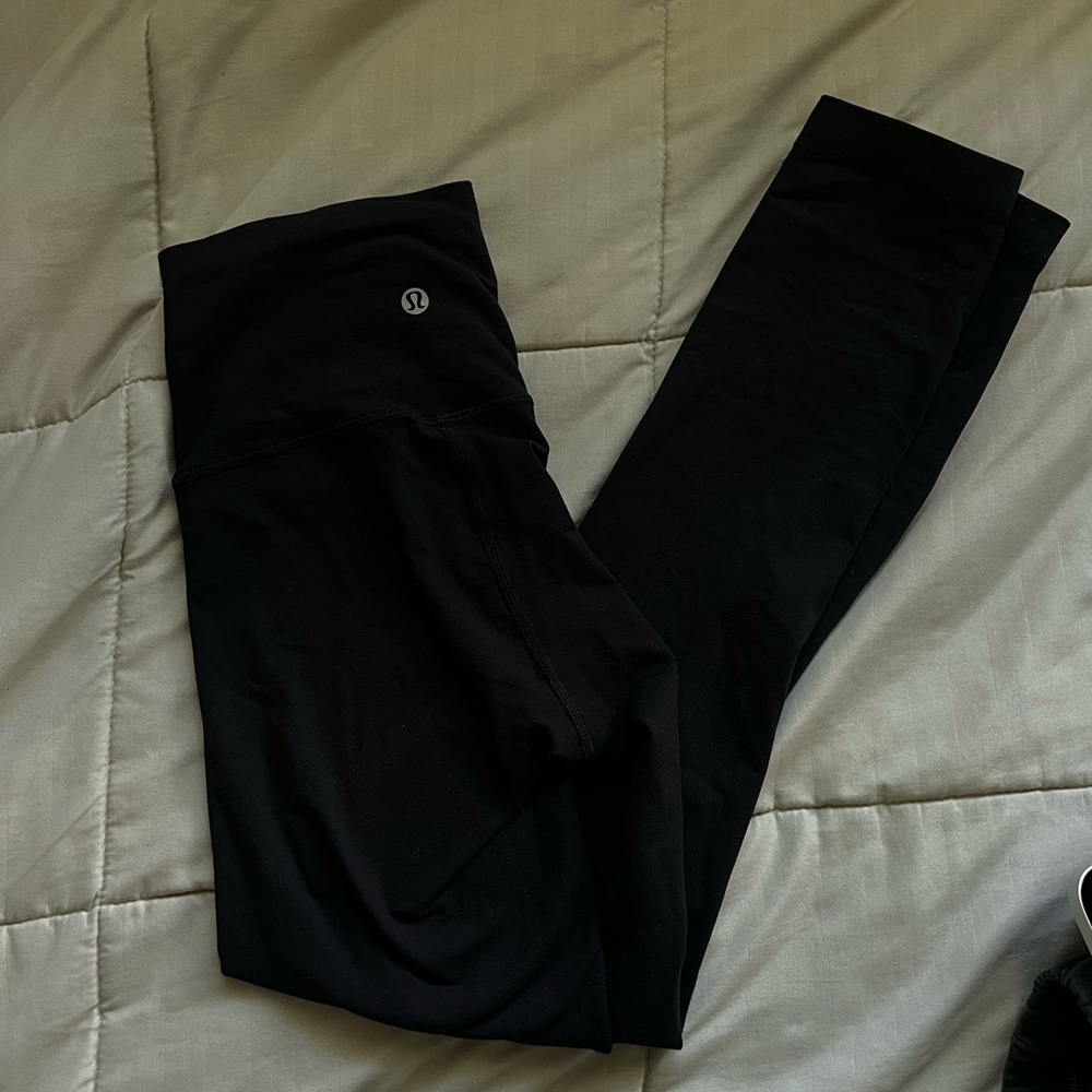 black lululemon high waisted leggings